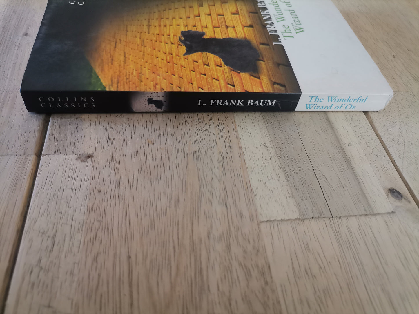 The Wonderful Wizard of Oz by L. Frank Baum - Collins Classics
