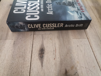 Arctic Drift - Clive Cussler (Trade Paperback)