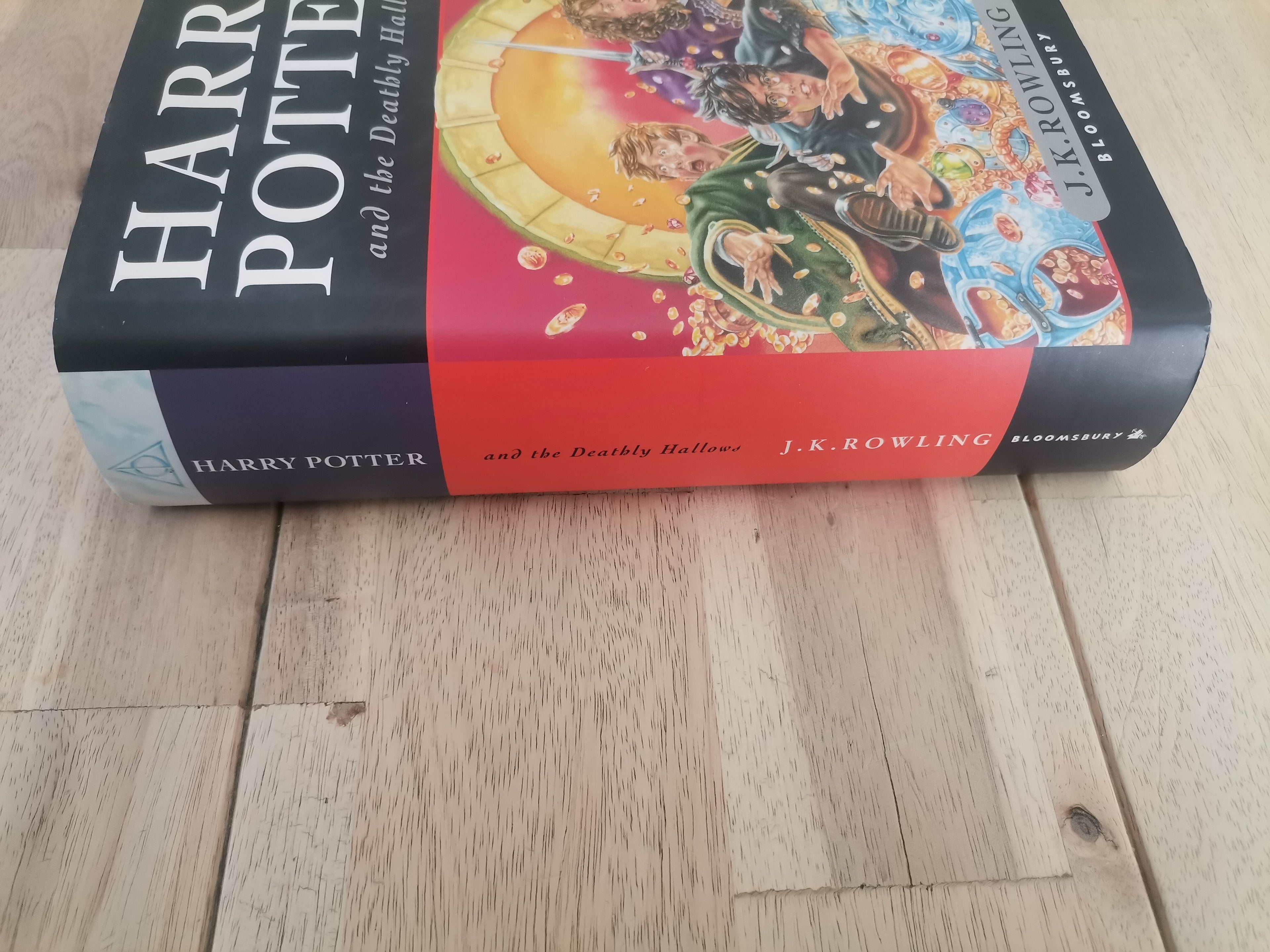 Harry Potter and the Deathly Hallows - J.K. Rowling (First Edition)