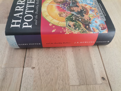 Harry Potter and the Deathly Hallows - J.K. Rowling (First Edition)