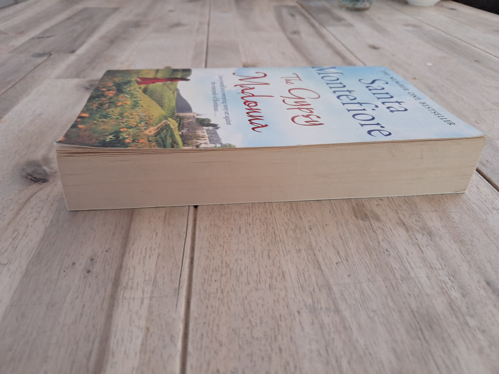 The Gypsy Madonna – Santa Montefiore