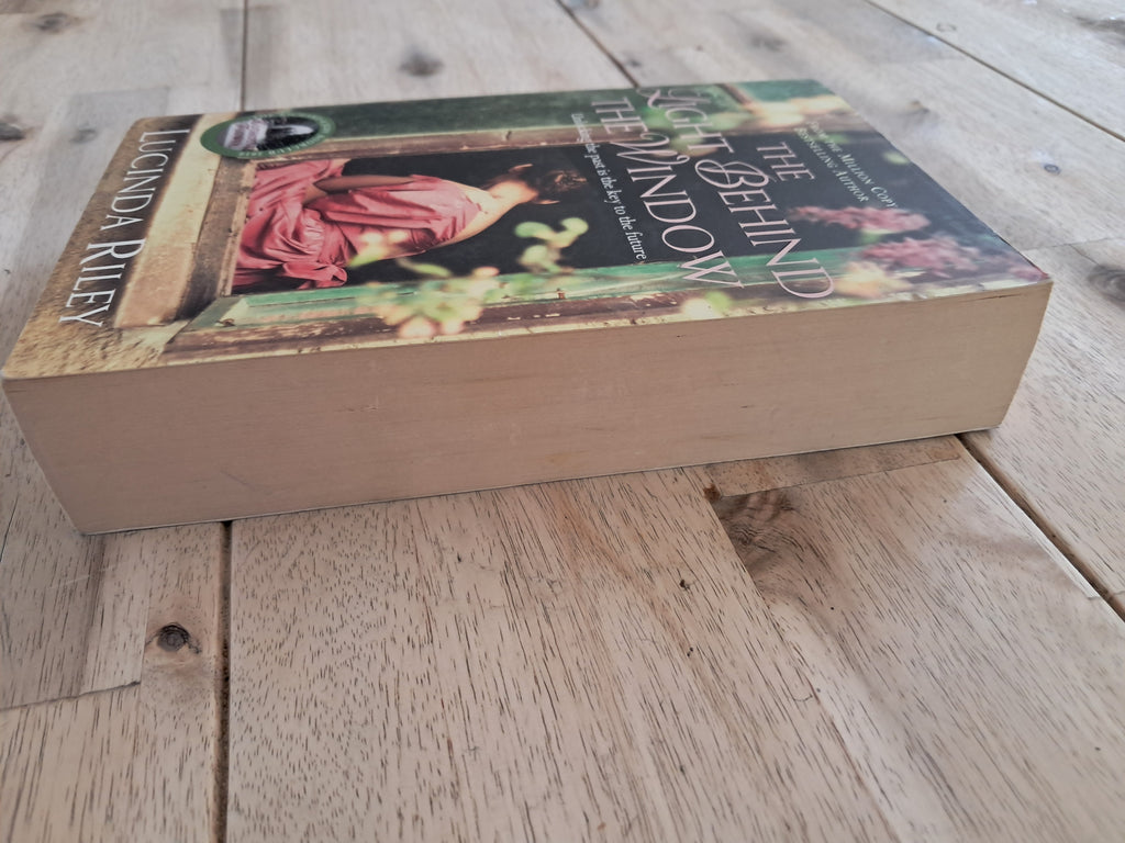 The Light Behind the Window – Lucinda Riley