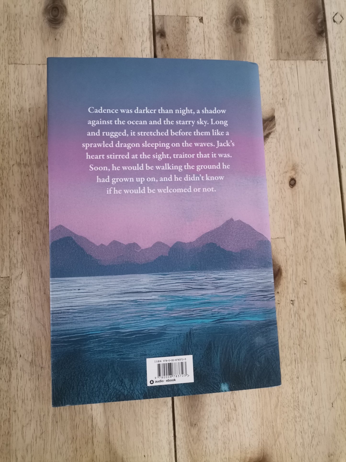 A River Enchanted – Rebecca Ross
