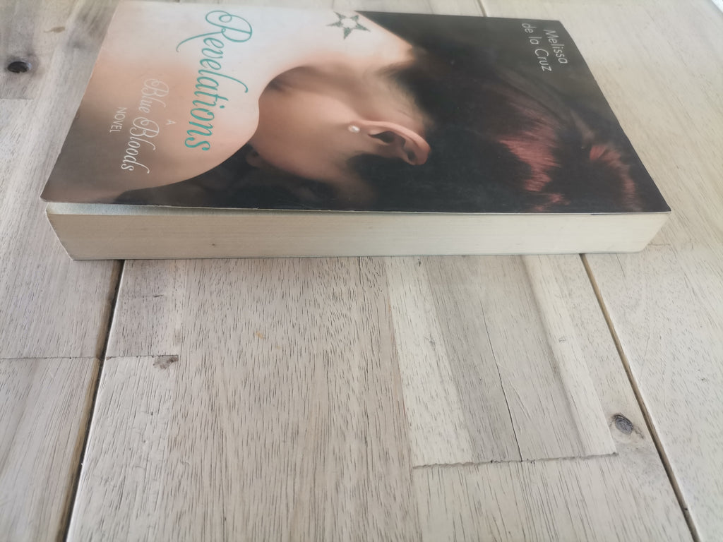 Revelations by Melissa de la Cruz