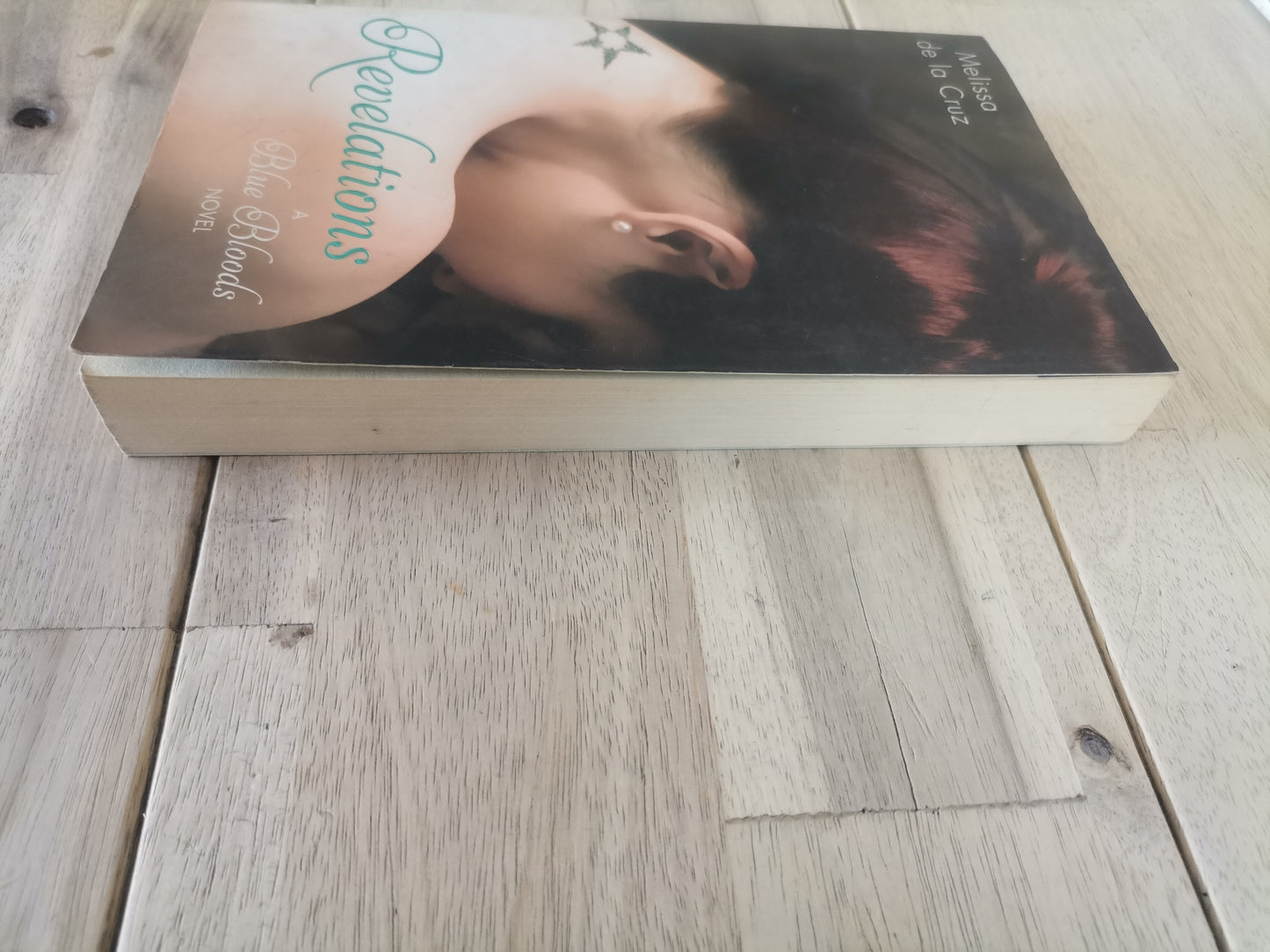 Revelations by Melissa de la Cruz