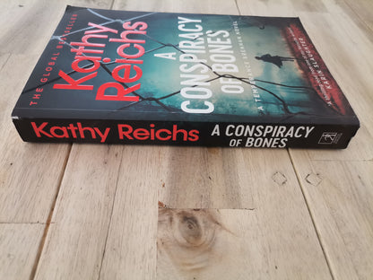 A Conspiracy of Bones – Kathy Reichs