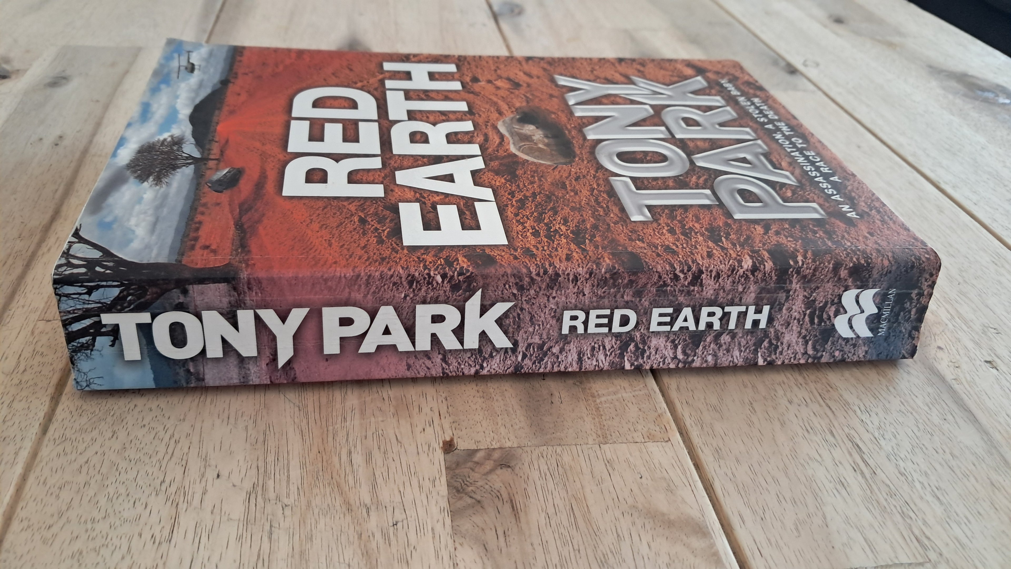 Red Earth – Tony Park
