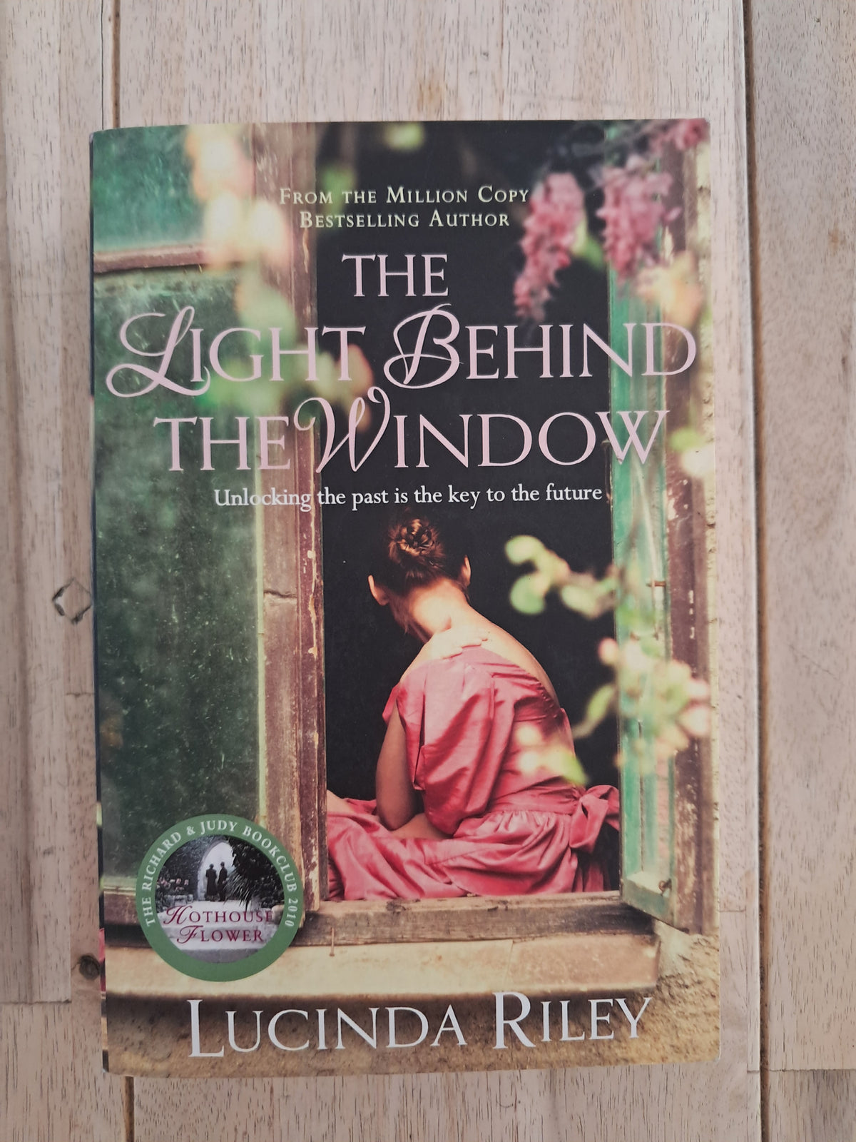 The Light Behind the Window – Lucinda Riley