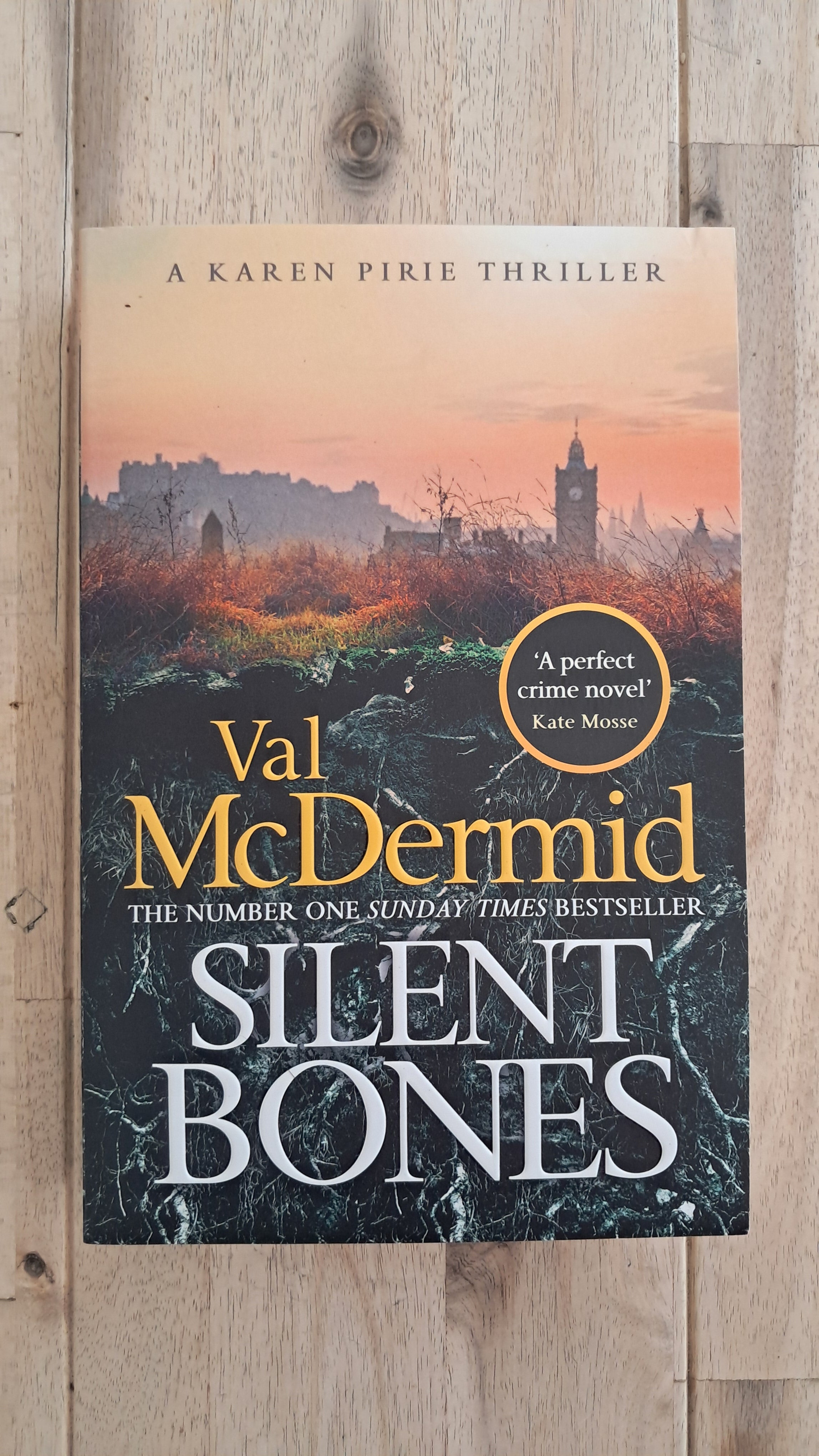 Silent Bones – Val McDermid