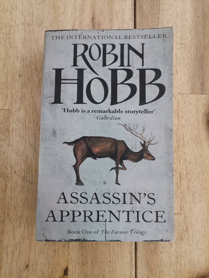 Assassin's Apprentice – Robin Hobb