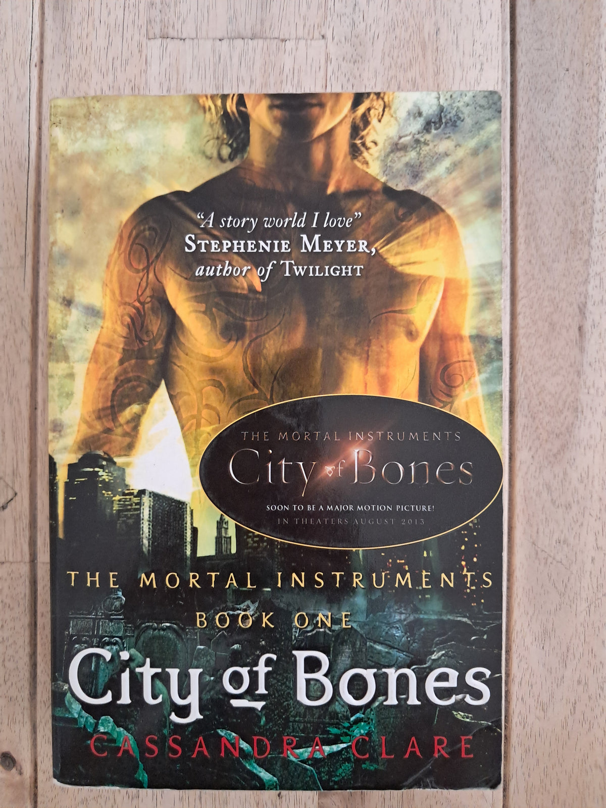 City of Bones (The Mortal Instruments #1) – Cassandra Clare
