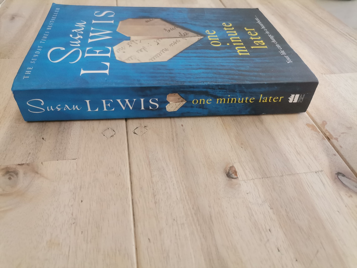 One Minute Later by Susan Lewis