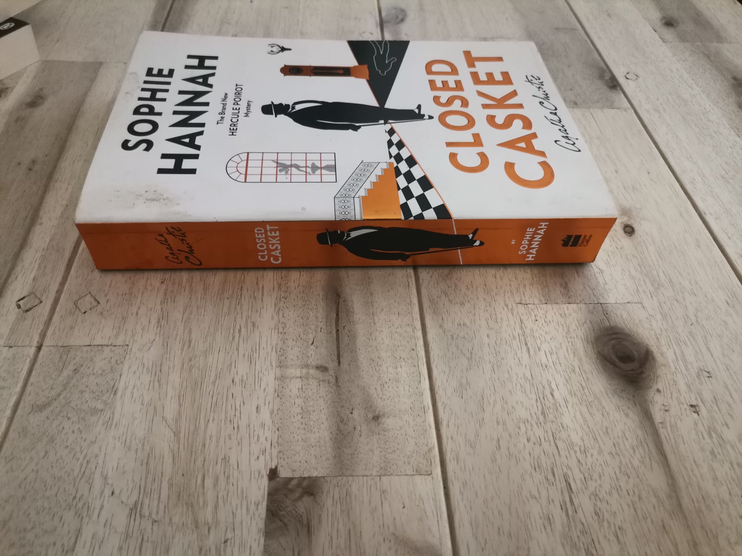 Closed Casket – Sophie Hannah