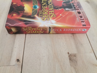 The Serpent's Shadow (The Kane Chronicles Book 3) by Rick Riordan