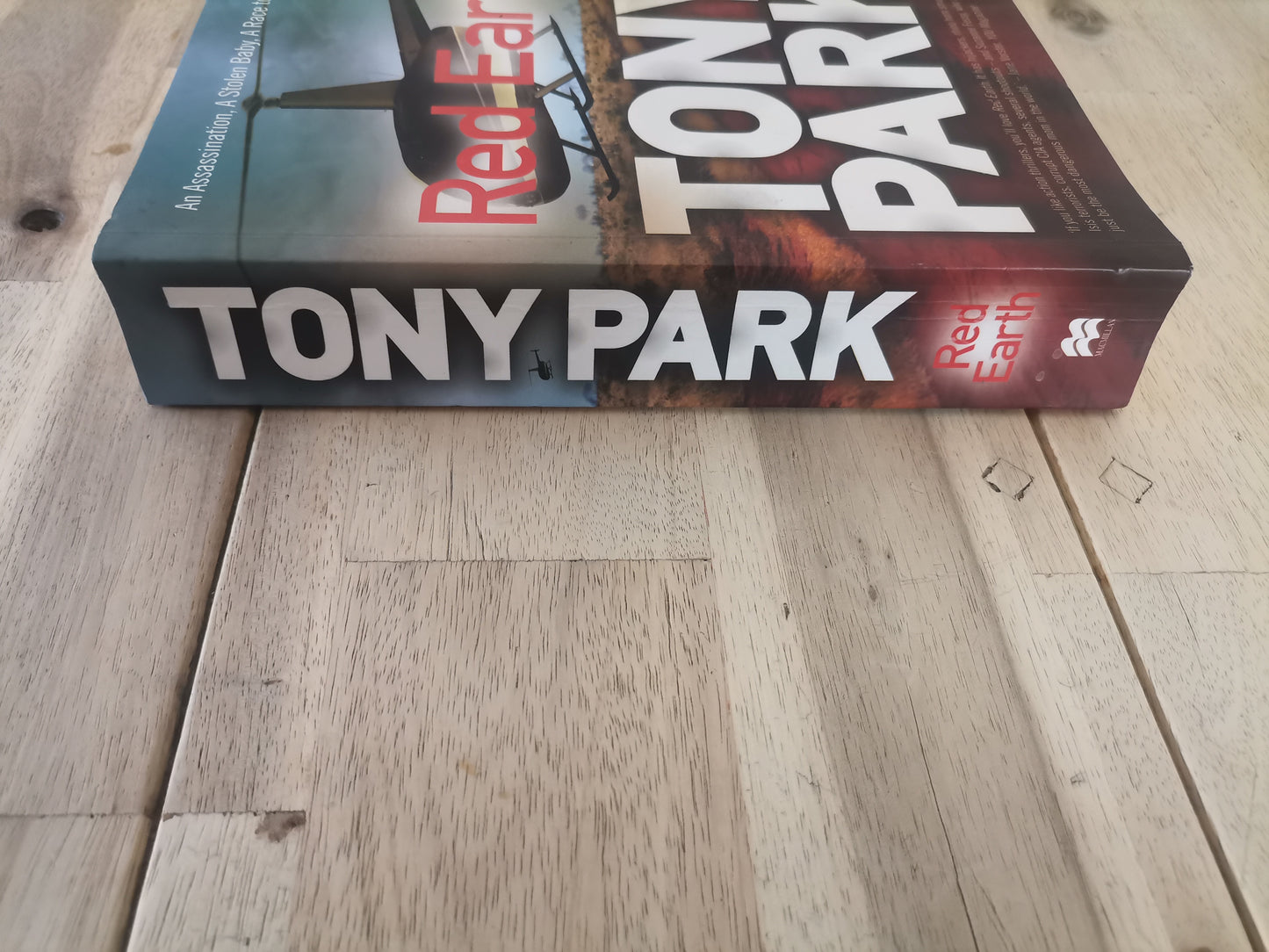 Red Earth - Tony Park