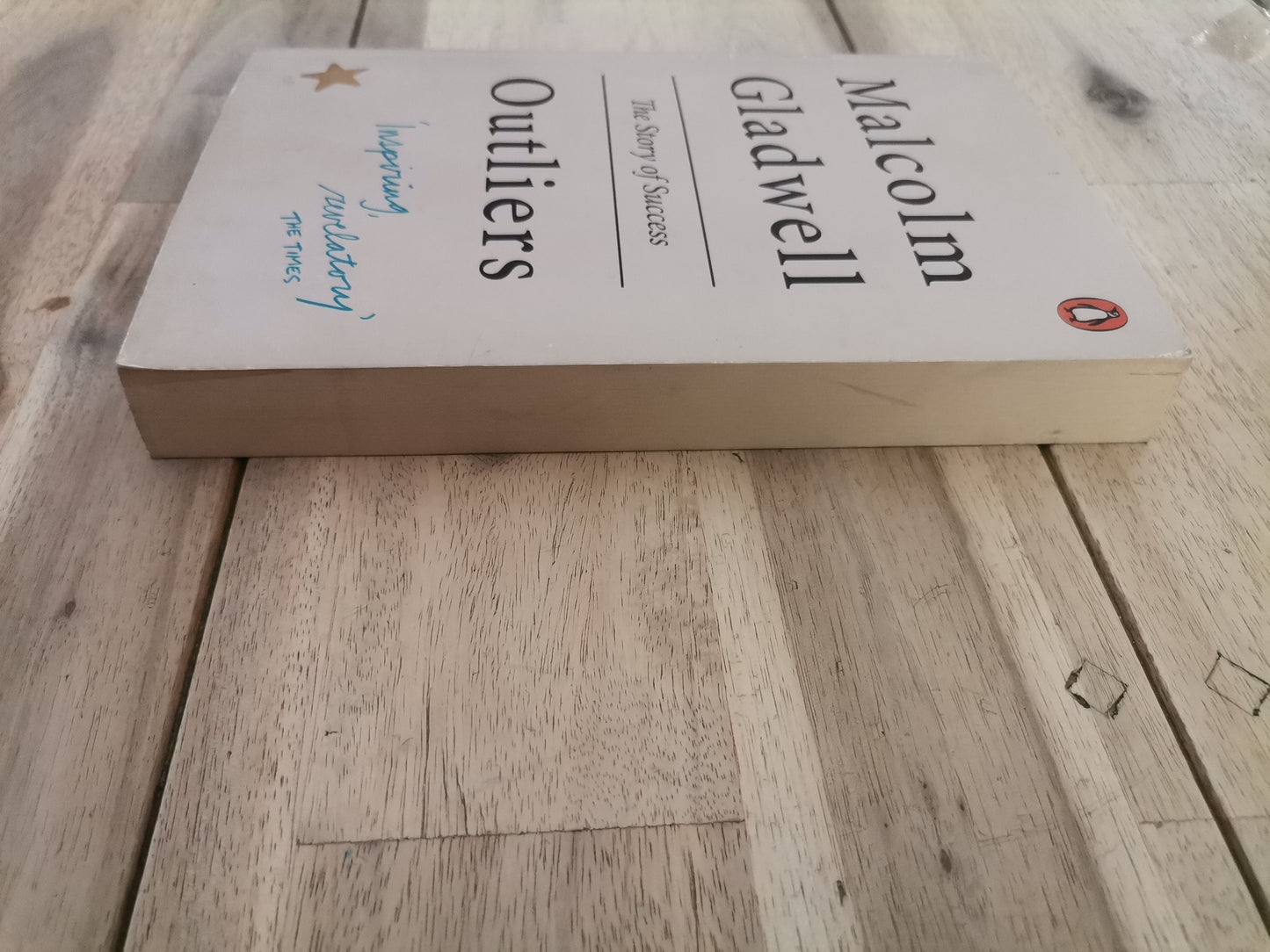 Outliers - Malcolm Gladwell (Paperback)