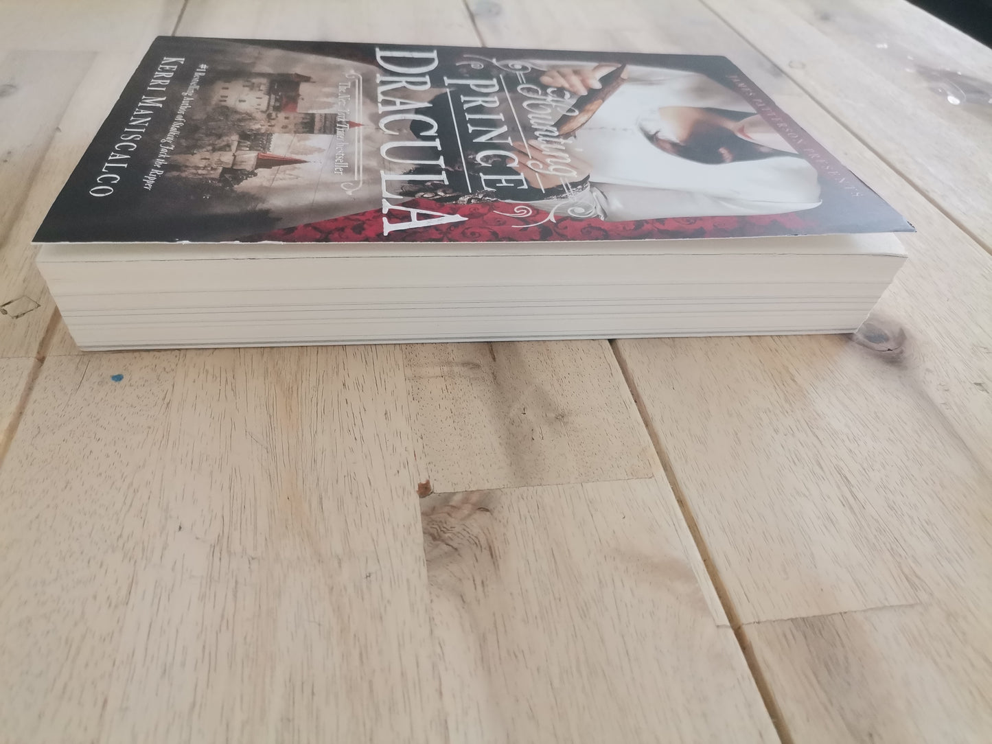 Hunting Prince Dracula – Kerri Maniscalco