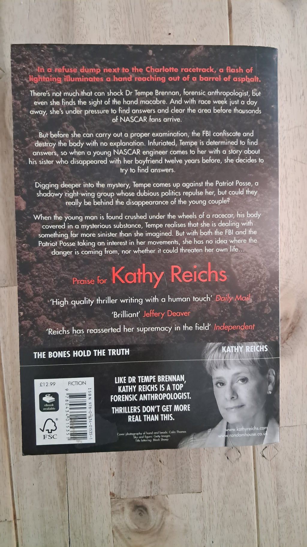 Flash and Bones – Kathy Reichs