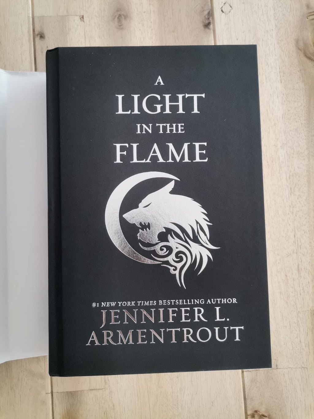 A Light in the Flame – Jennifer L. Armentrout