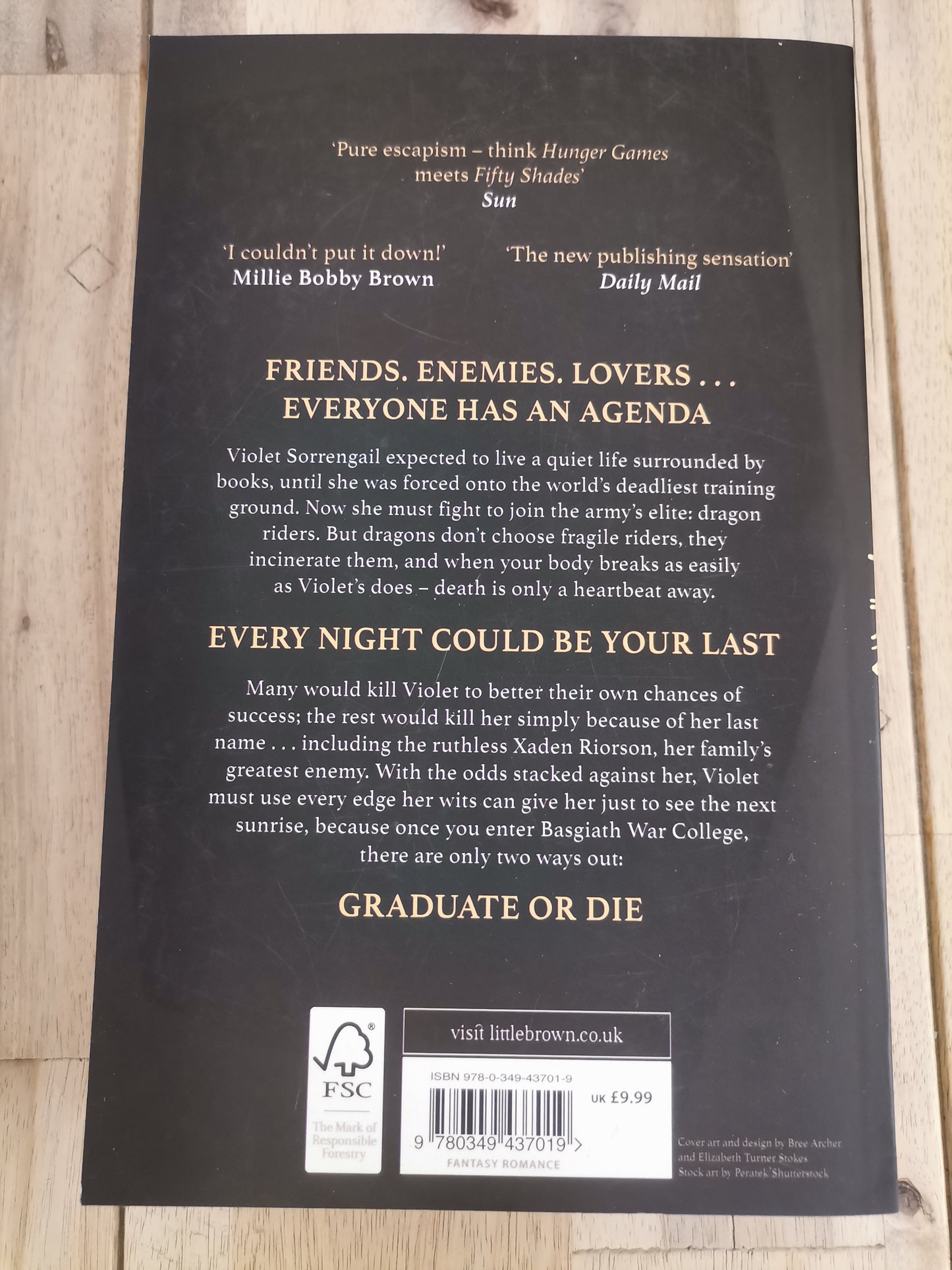 Fourth Wing by Rebecca Yarros - Paperback
