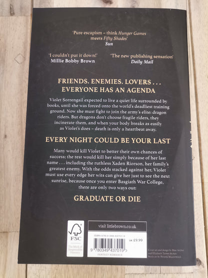 Fourth Wing by Rebecca Yarros - Paperback