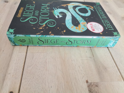 Siege and Storm by Leigh Bardugo - Paperback