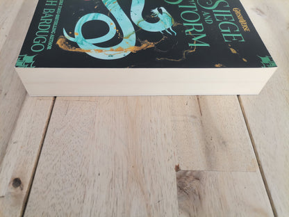 Siege and Storm by Leigh Bardugo - Paperback