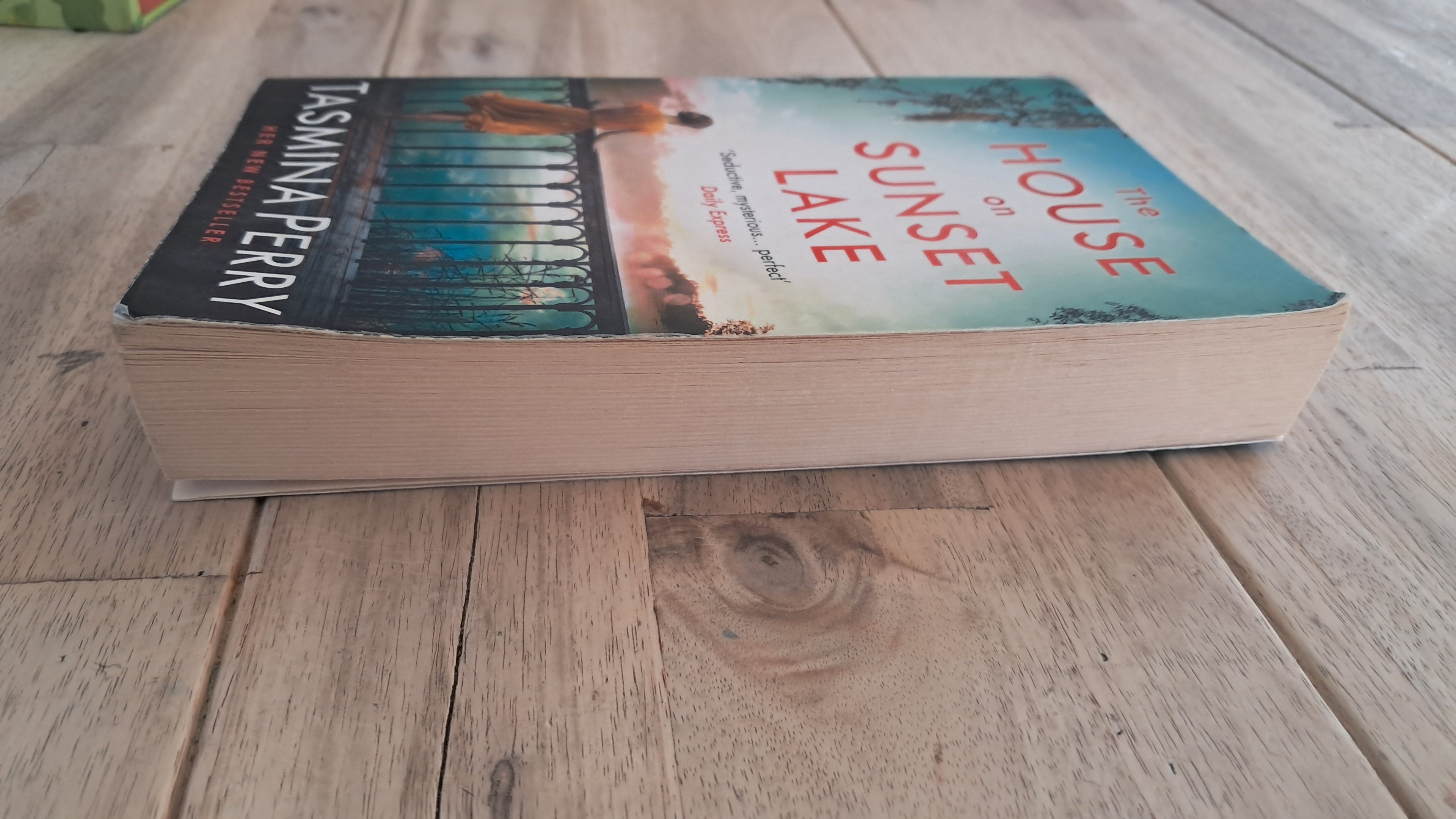 The House on Sunset Lake – Tasmina Perry