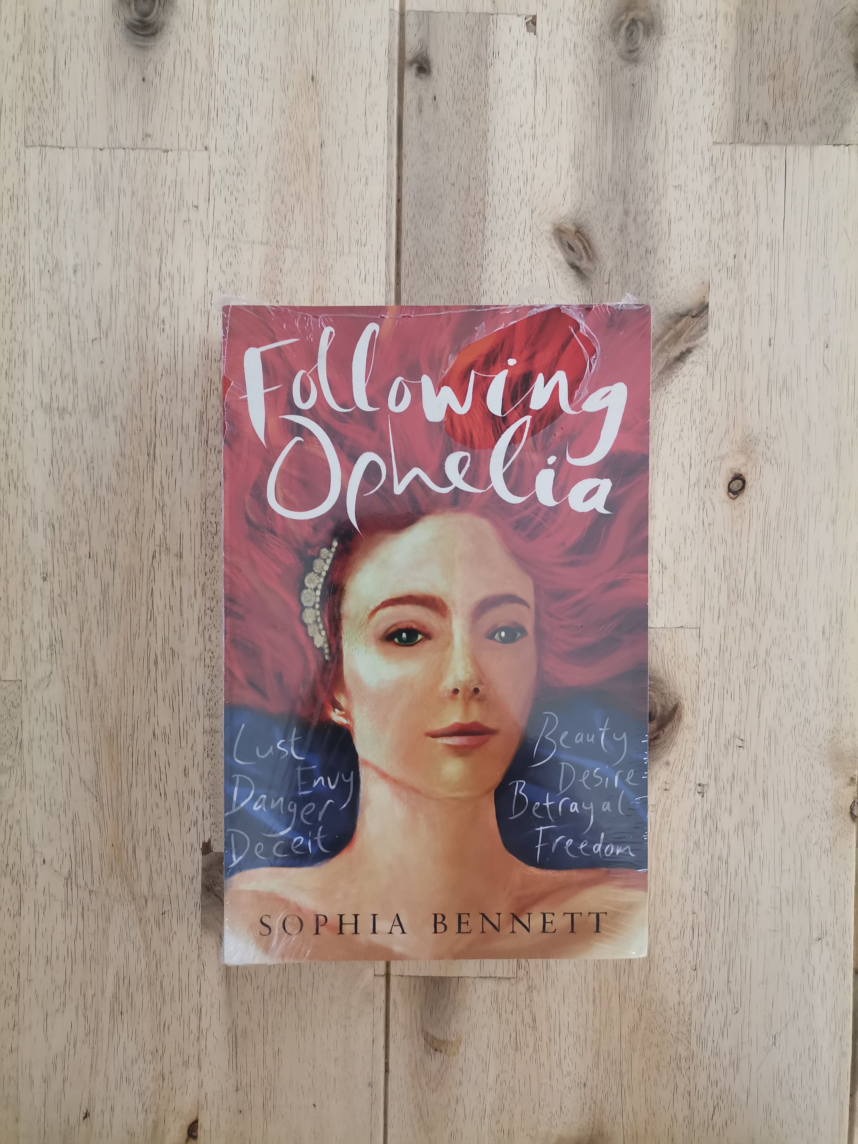 Following Ophelia – Sophia Bennett