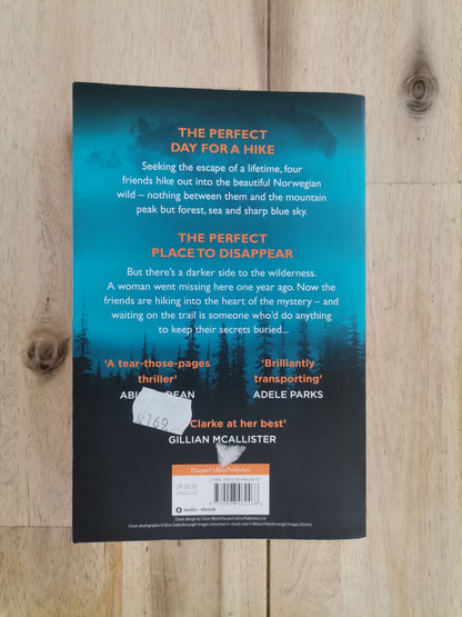 The Hike – Lucy Clarke