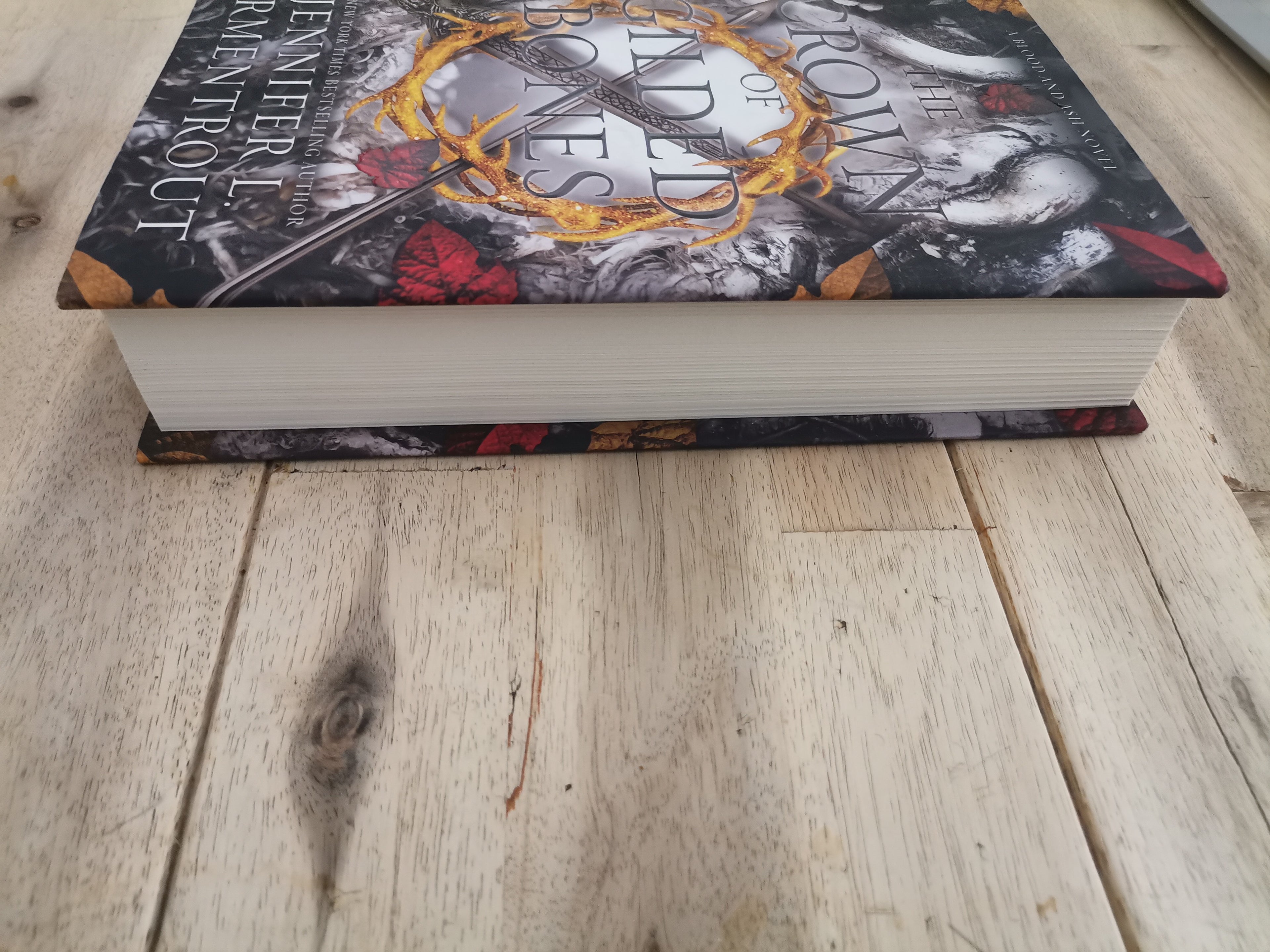 The Crown of Gilded Bones — Jennifer L. Armentrout