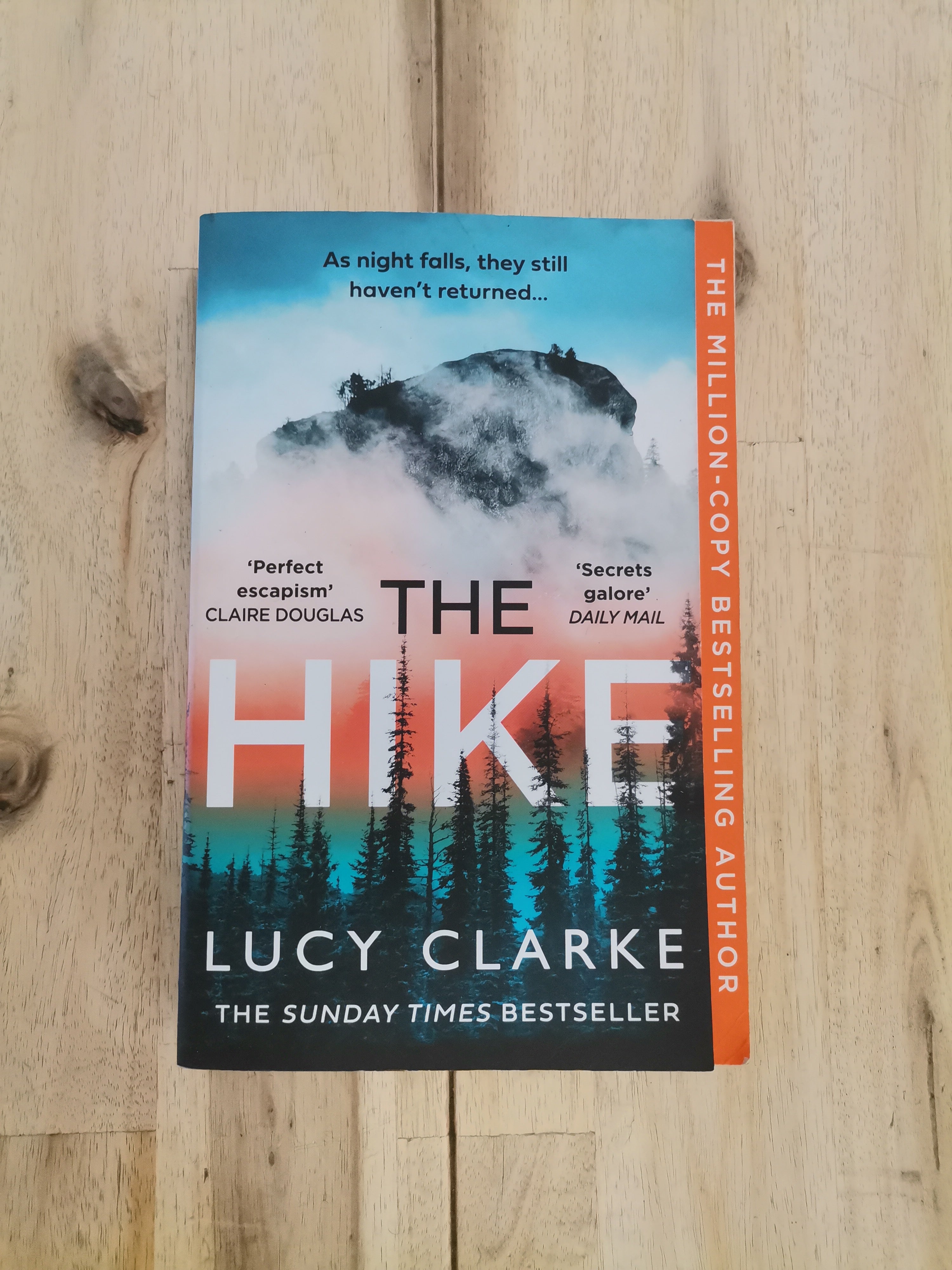 The Hike – Lucy Clarke
