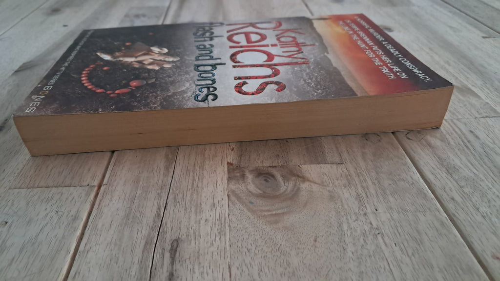 Flash and Bones – Kathy Reichs