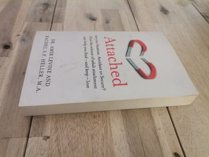 Attached - Dr. Amir Levine & Rachel S.F. Heller (Paperback)