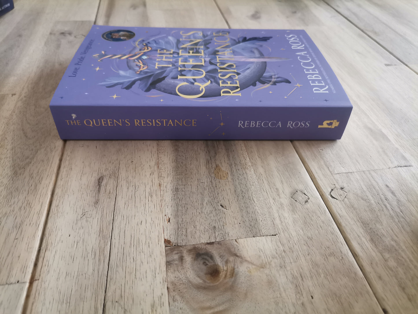 The Queen's Resistance — Rebecca Ross