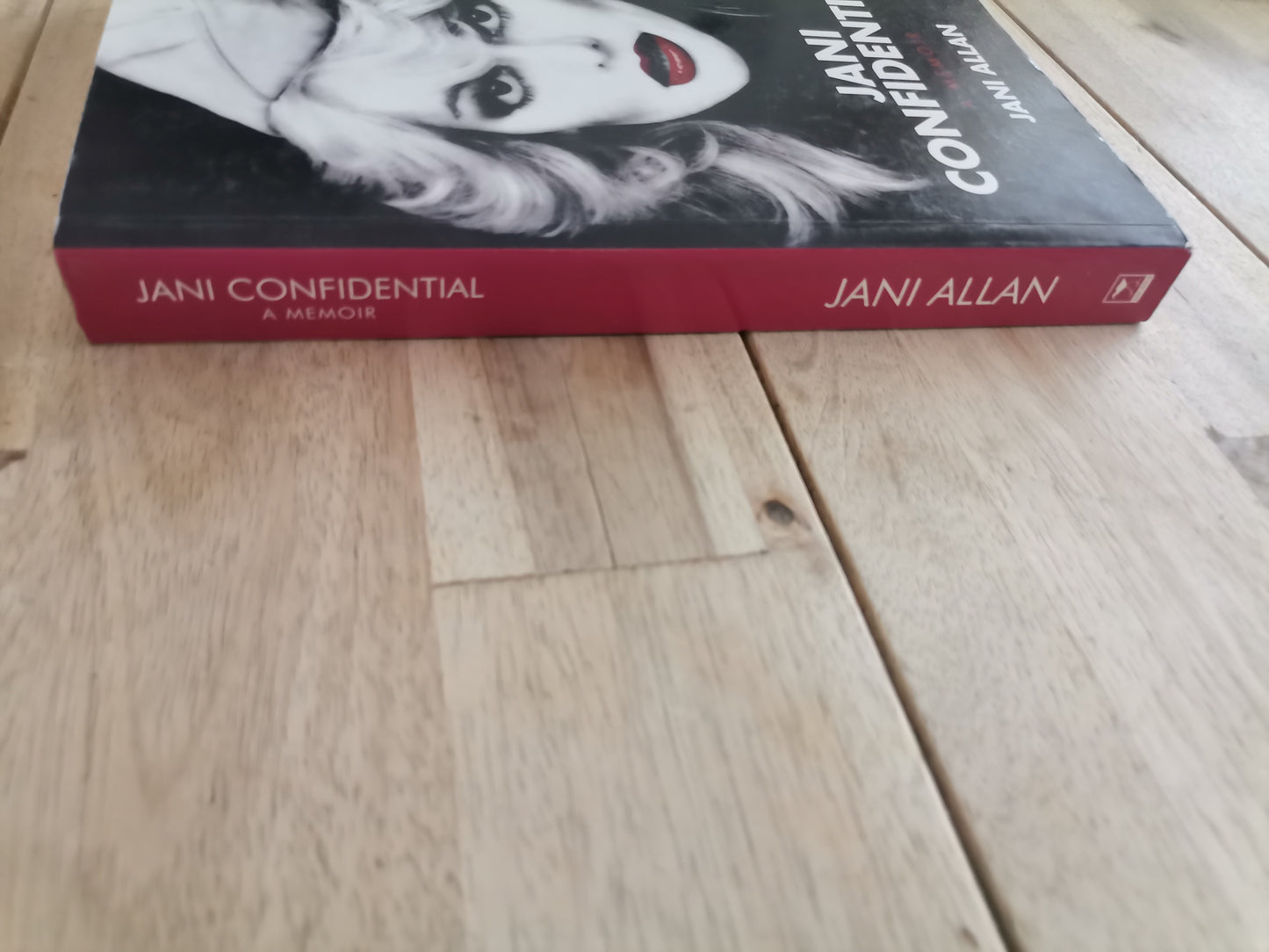 Jani Confidential by Jani Allan