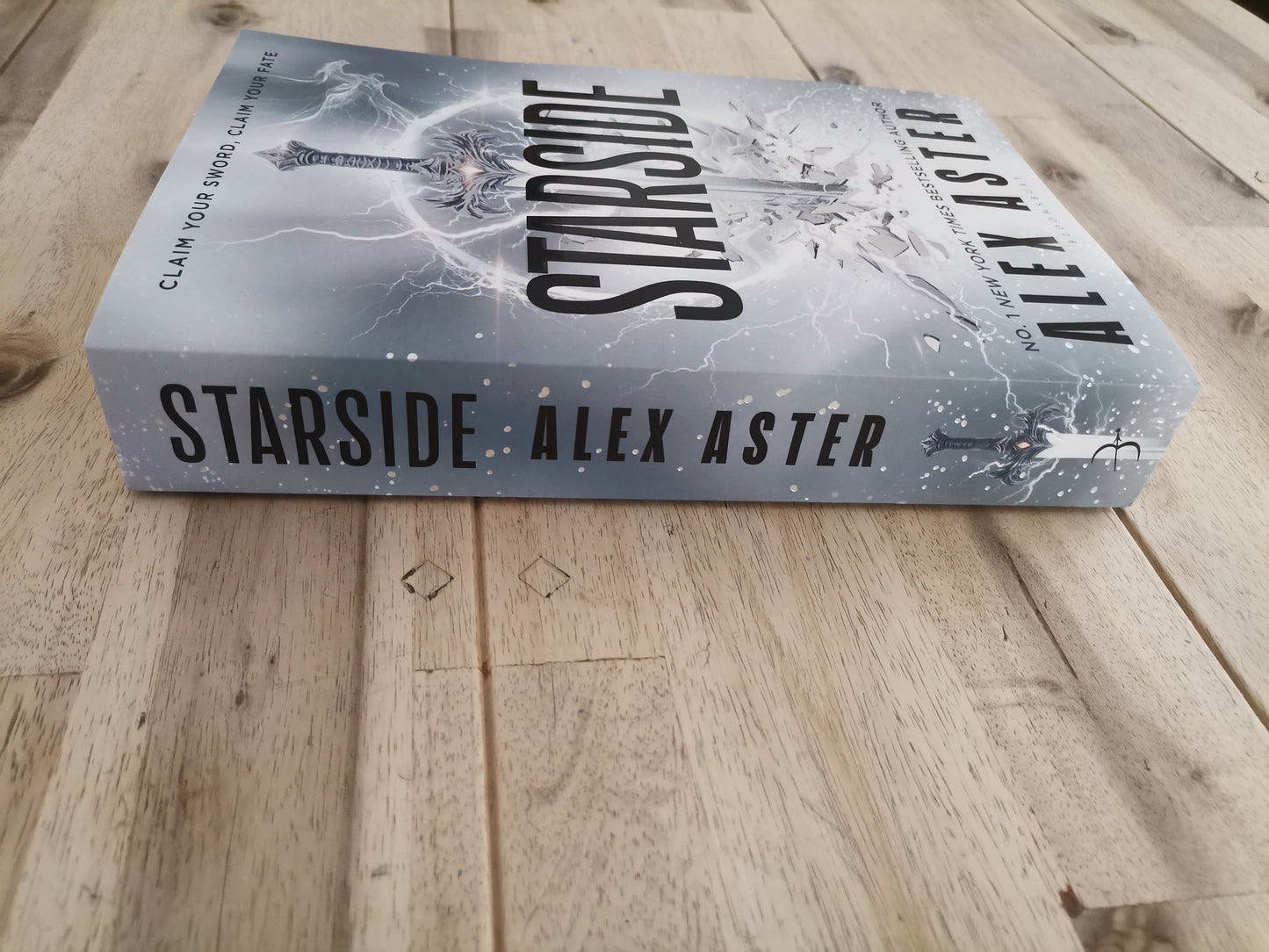 Starside – Alex Aster
