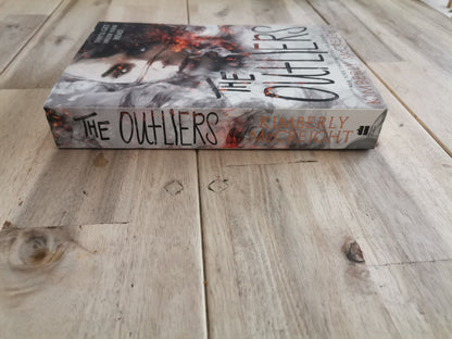 The Outliers — Kimberly McCreight