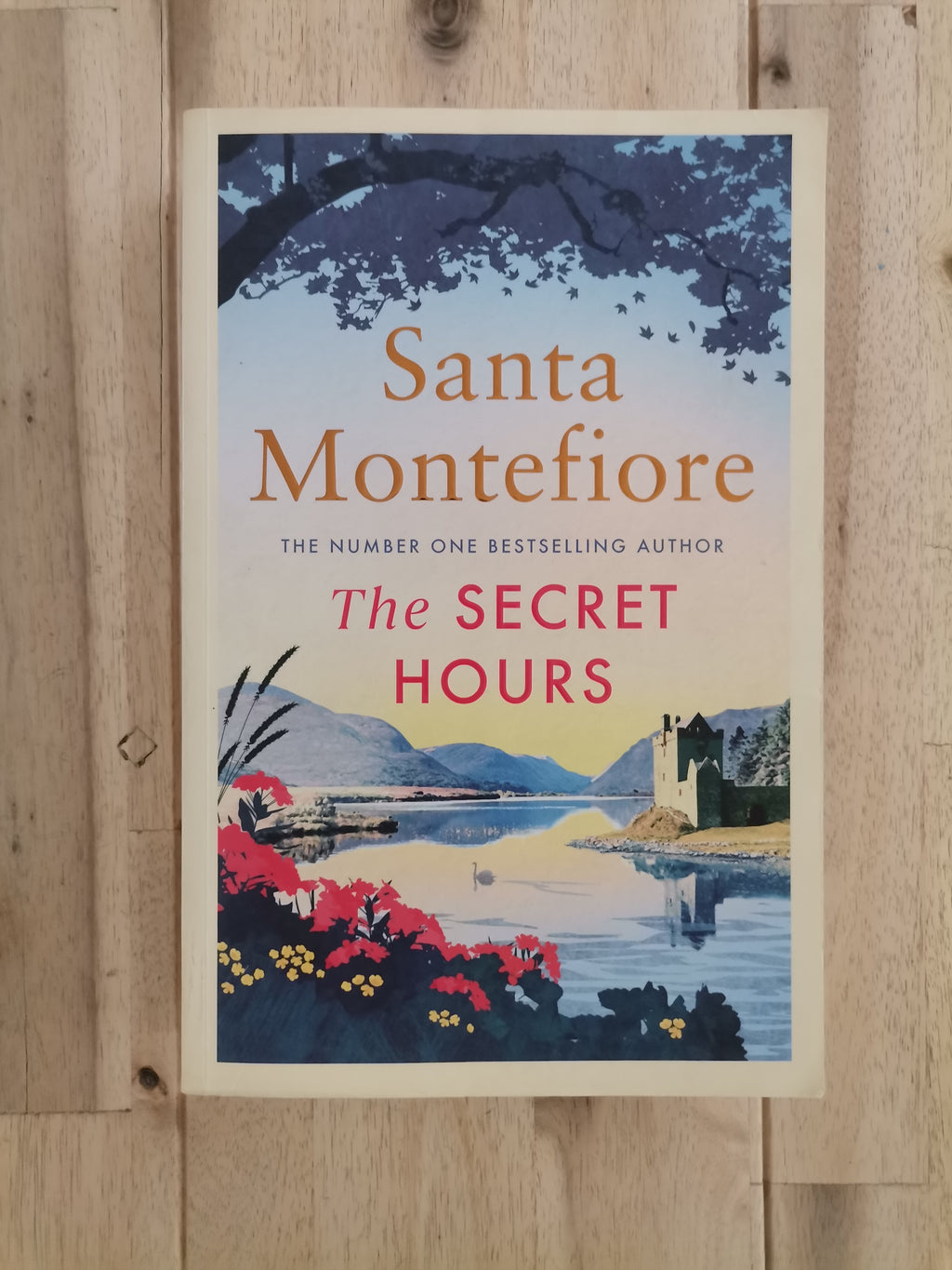 The Secret Hours – Santa Montefiore