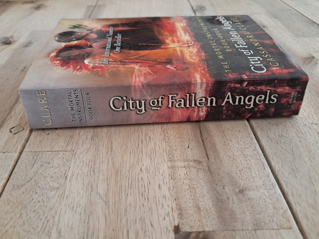 City of Fallen Angels (The Mortal Instruments #4) – Cassandra Clare