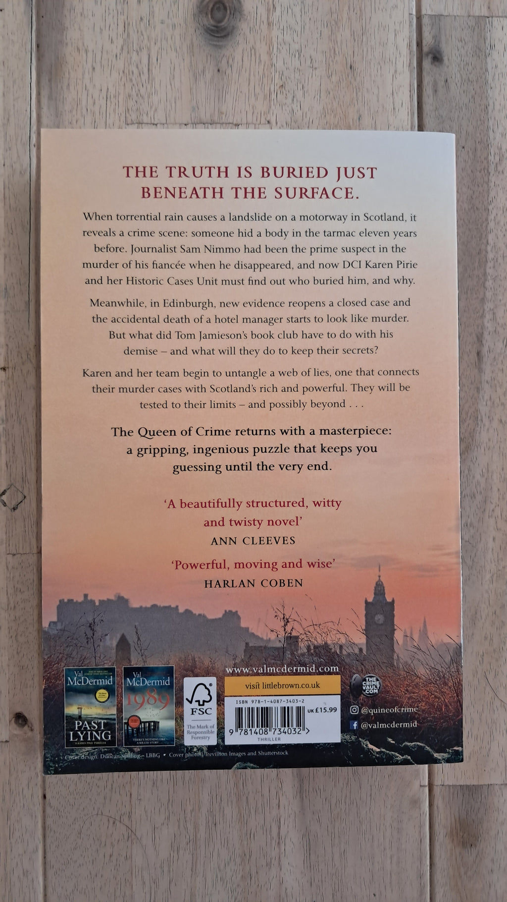 Silent Bones – Val McDermid
