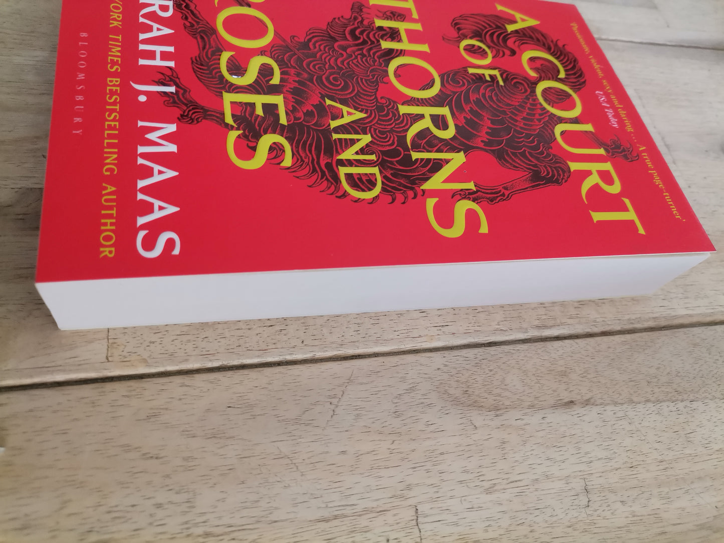 A Court Of Thorns And Roses Sarah J Maas