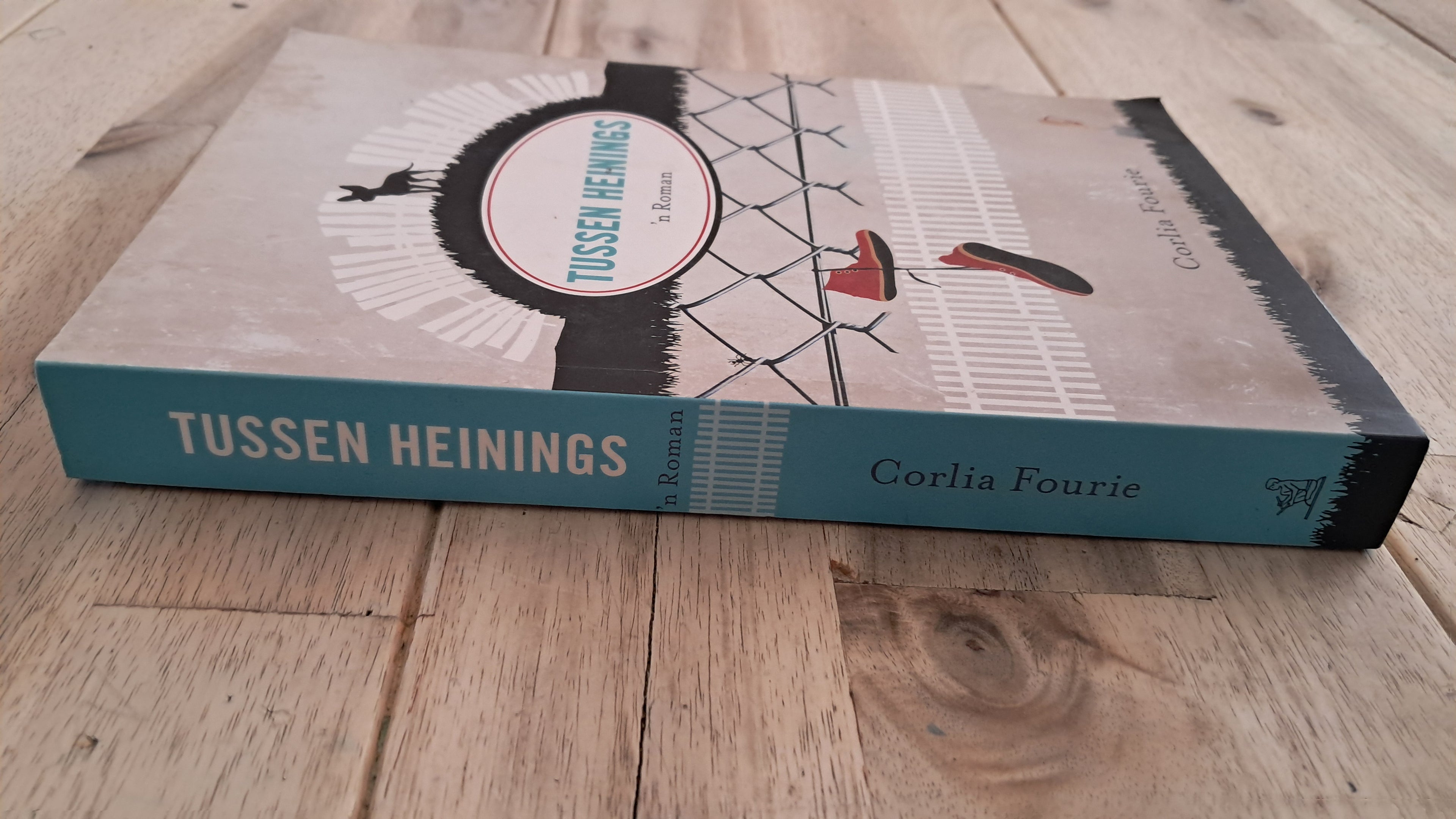 Tussen Heinings – Corlia Fourie