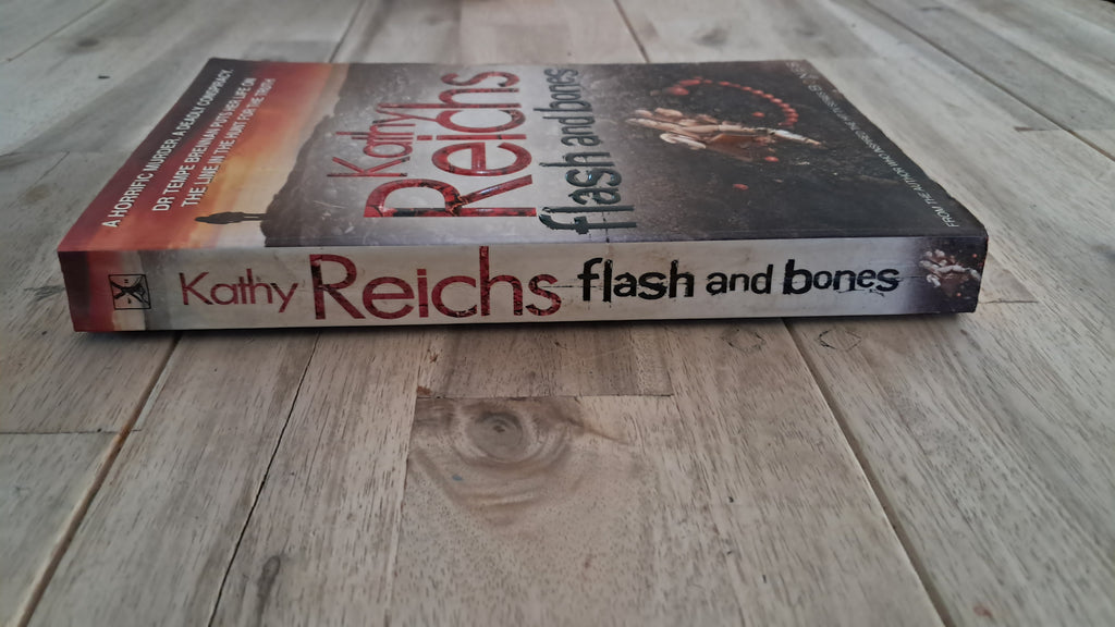 Flash and Bones – Kathy Reichs