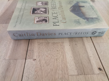 Place of Reeds - Caitlin Davies (Trade Paperback)