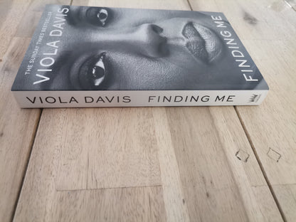 Finding Me - Viola Davis (Paperback)