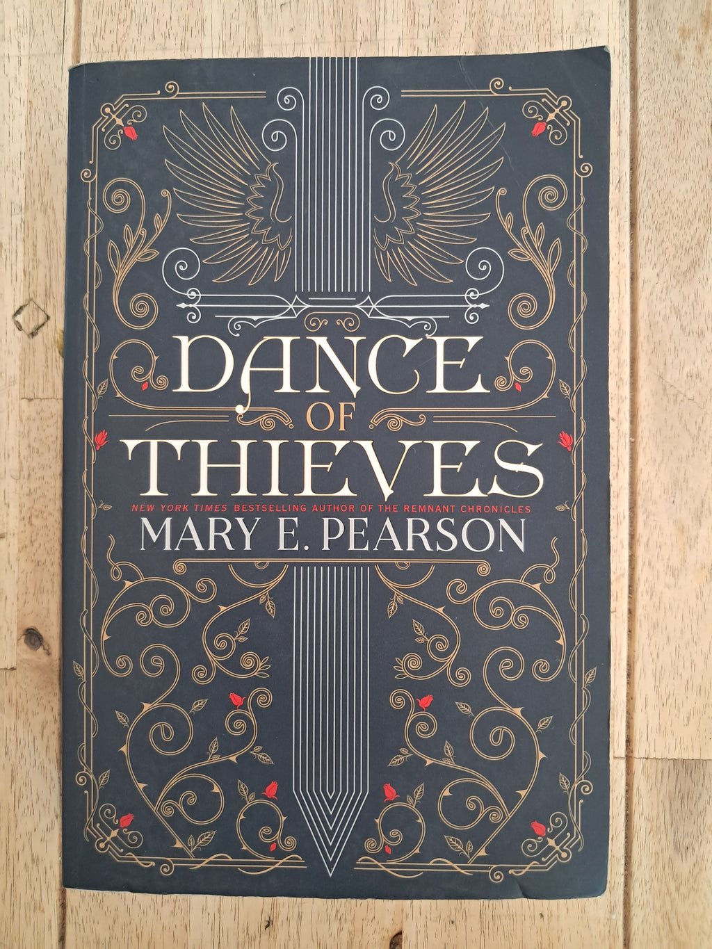 Dance of Thieves (Dance of Thieves #1) – Mary E. Pearson