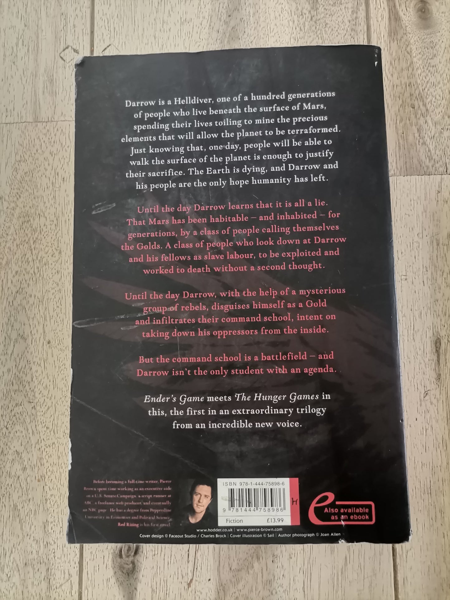 Red Rising - Pierce Brown (Trade Paperback)