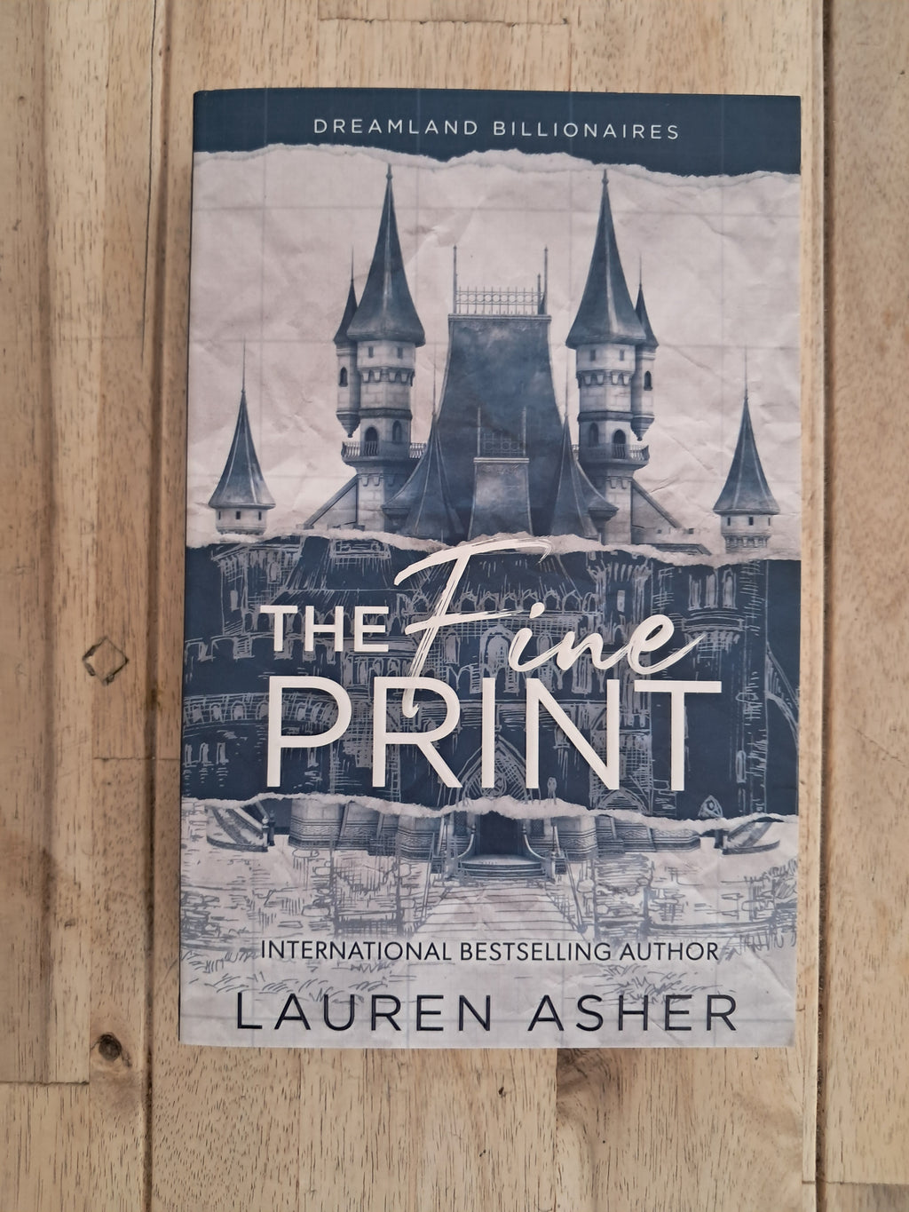 The Fine Print (Dreamland Billionaires #1) – Lauren Asher