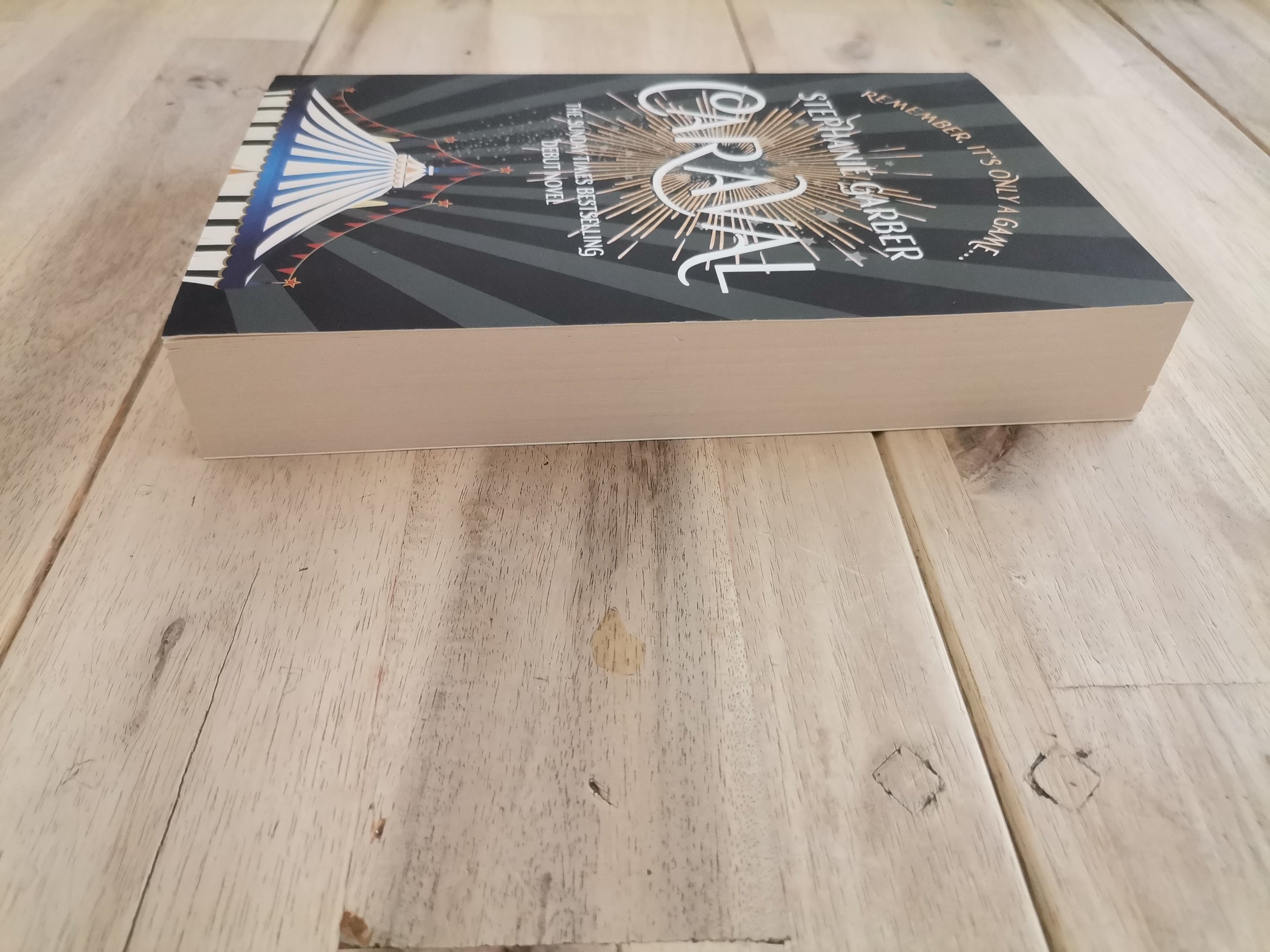 Caraval — Stephanie Garber
